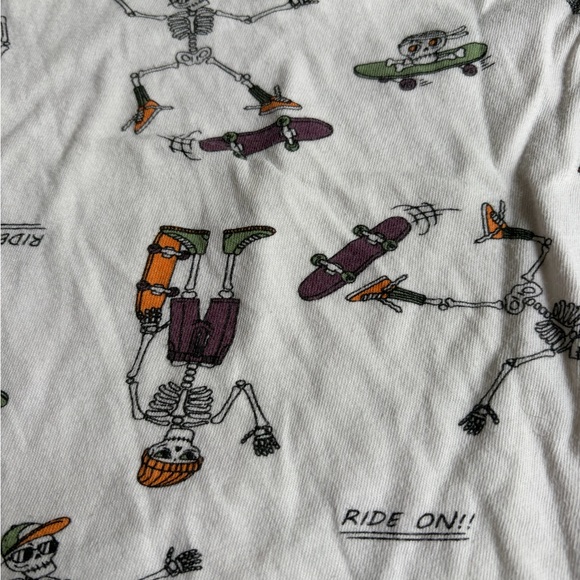 5/$20 Old Navy Skateboard Skeleton Tee - Picture 4 of 6